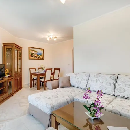 Three-bedroom In Apartment